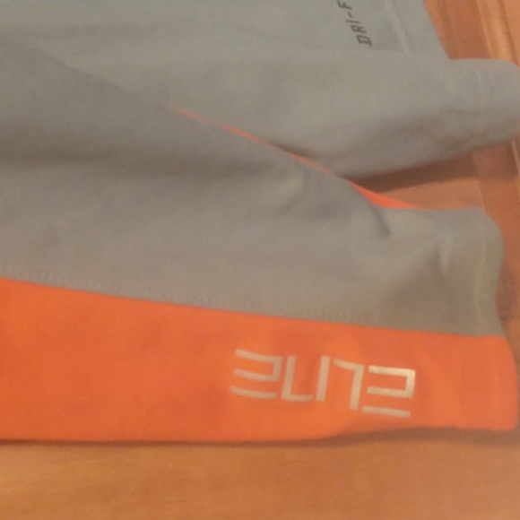 Nike men's M long sleeve Syracuse Uni, varsity dri-fit top w reflective triangle - Picture 6 of 16